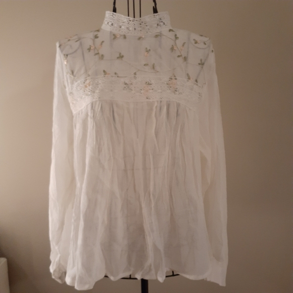 New Victorian embroidered blouse - Picture 3 of 10